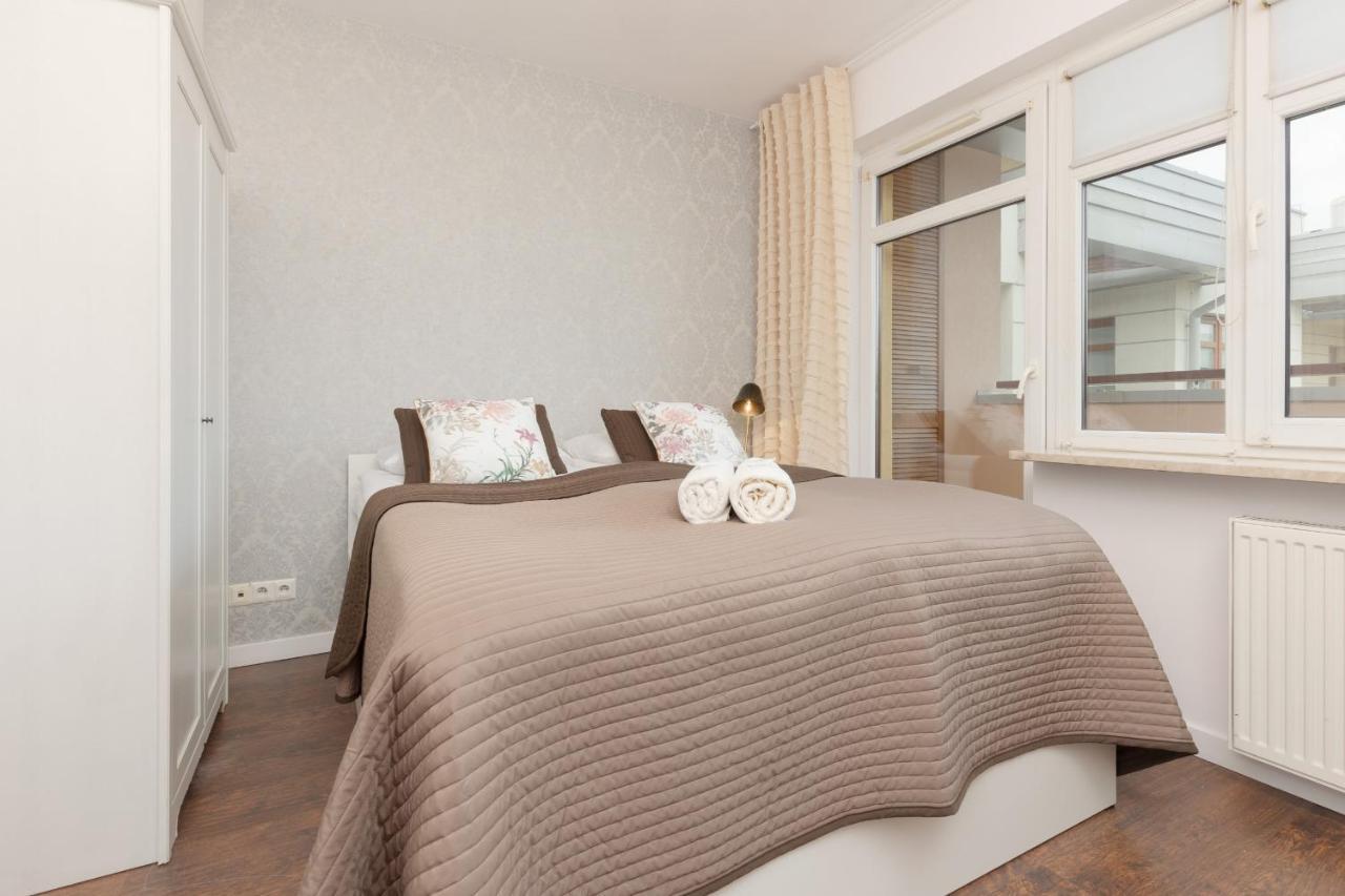 Blonia Wilanowskie Apartment Warsaw By Noclegi Renters Esterno foto